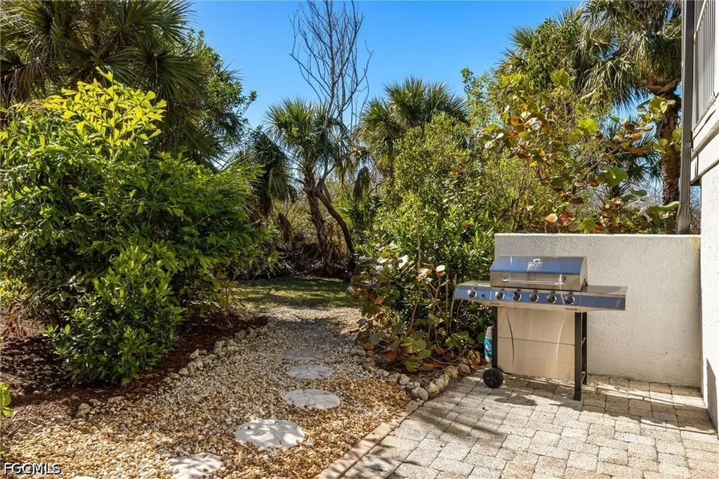 974 Greenwood Court S Sanibel FL 33957