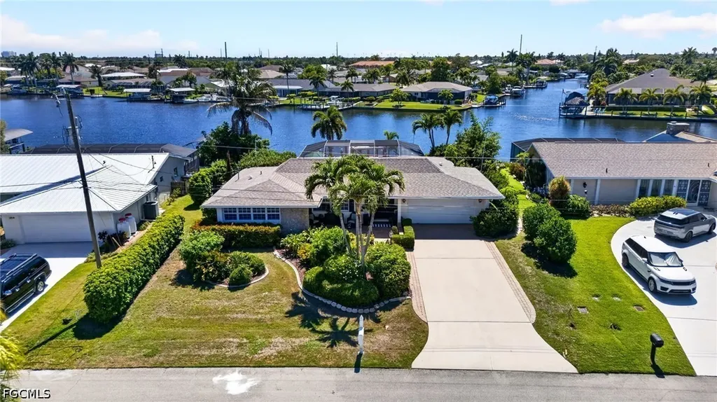 3810 SE 1st Place Cape Coral FL 33904