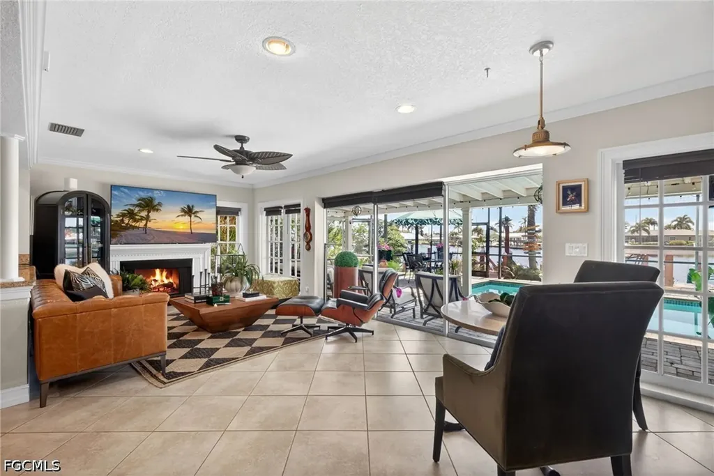 3810 SE 1st Place Cape Coral FL 33904