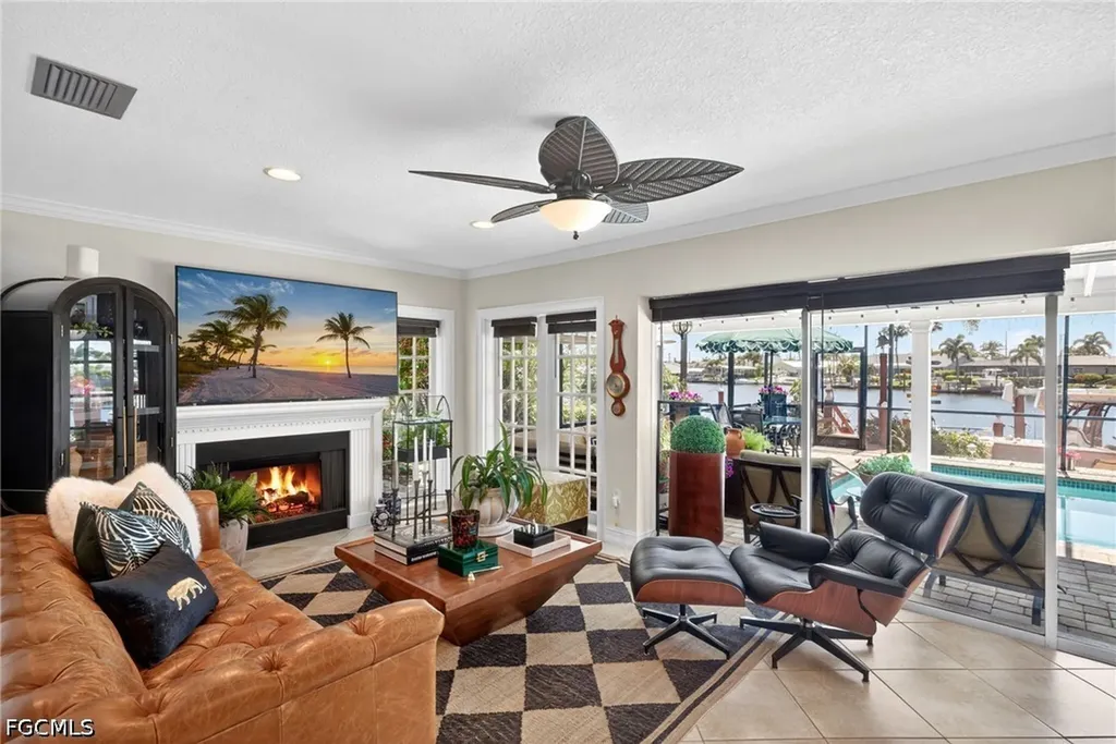 3810 SE 1st Place Cape Coral FL 33904