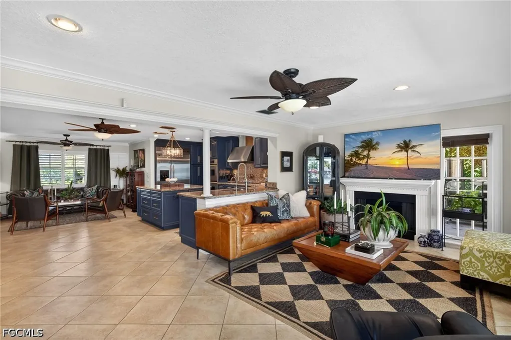 3810 SE 1st Place Cape Coral FL 33904