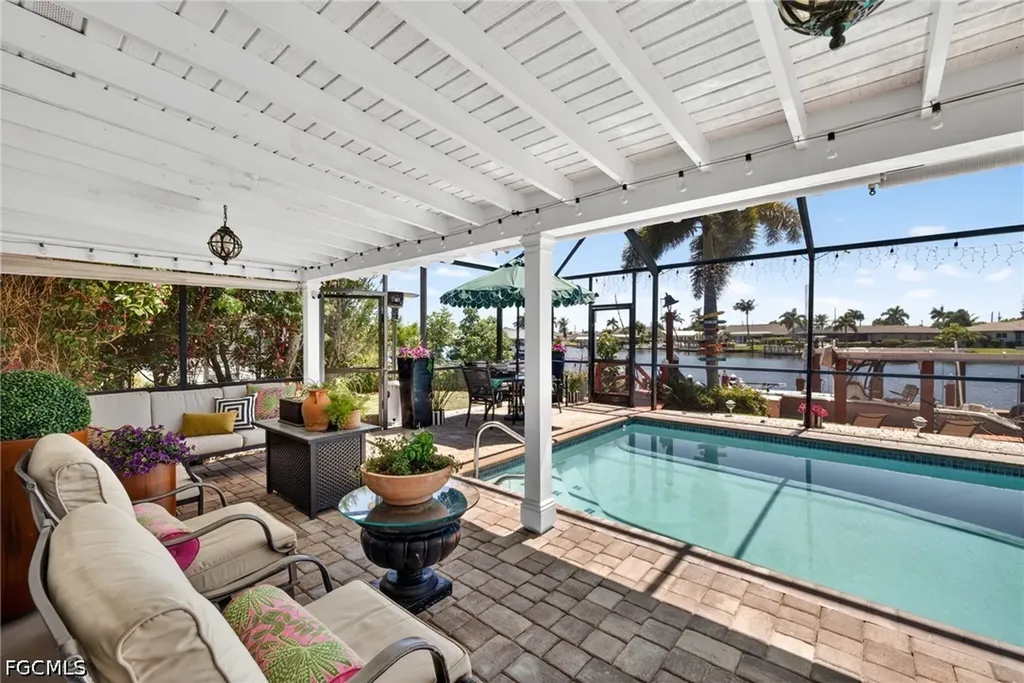 3810 SE 1st Place Cape Coral FL 33904