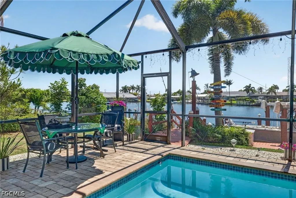 3810 SE 1st Place Cape Coral FL 33904