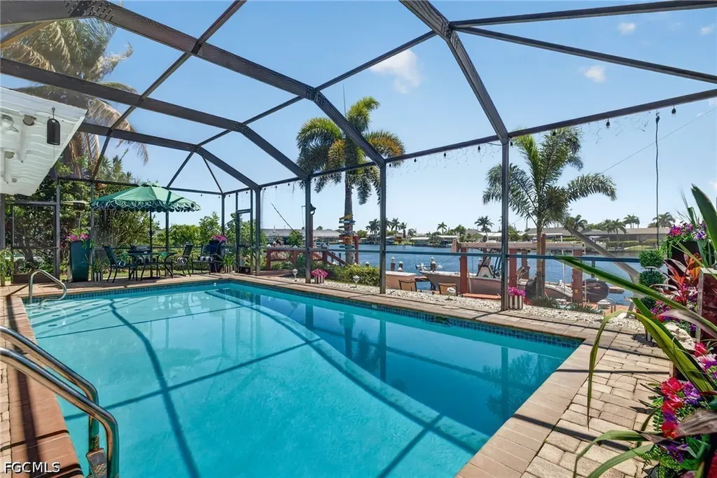 3810 SE 1st Place Cape Coral FL 33904
