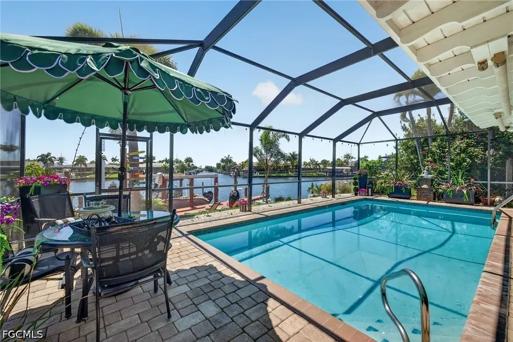3810 SE 1st Place Cape Coral FL 33904