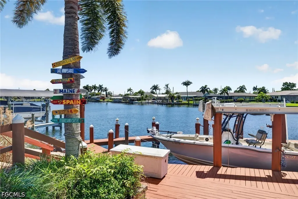 3810 SE 1st Place Cape Coral FL 33904