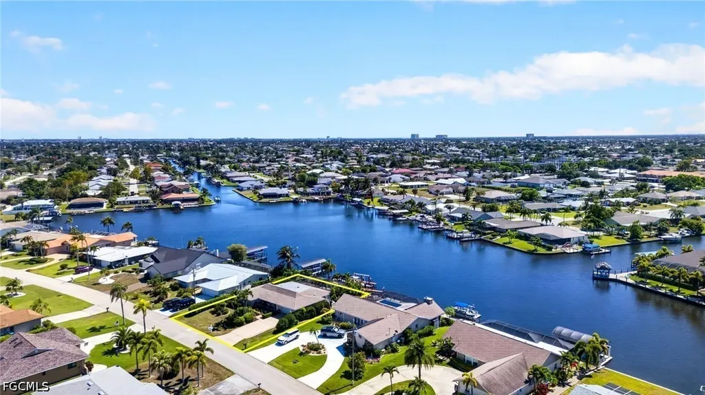 3810 SE 1st Place Cape Coral FL 33904
