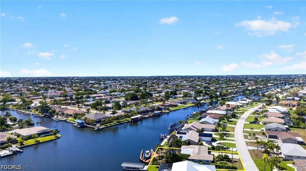 3810 SE 1st Place Cape Coral FL 33904