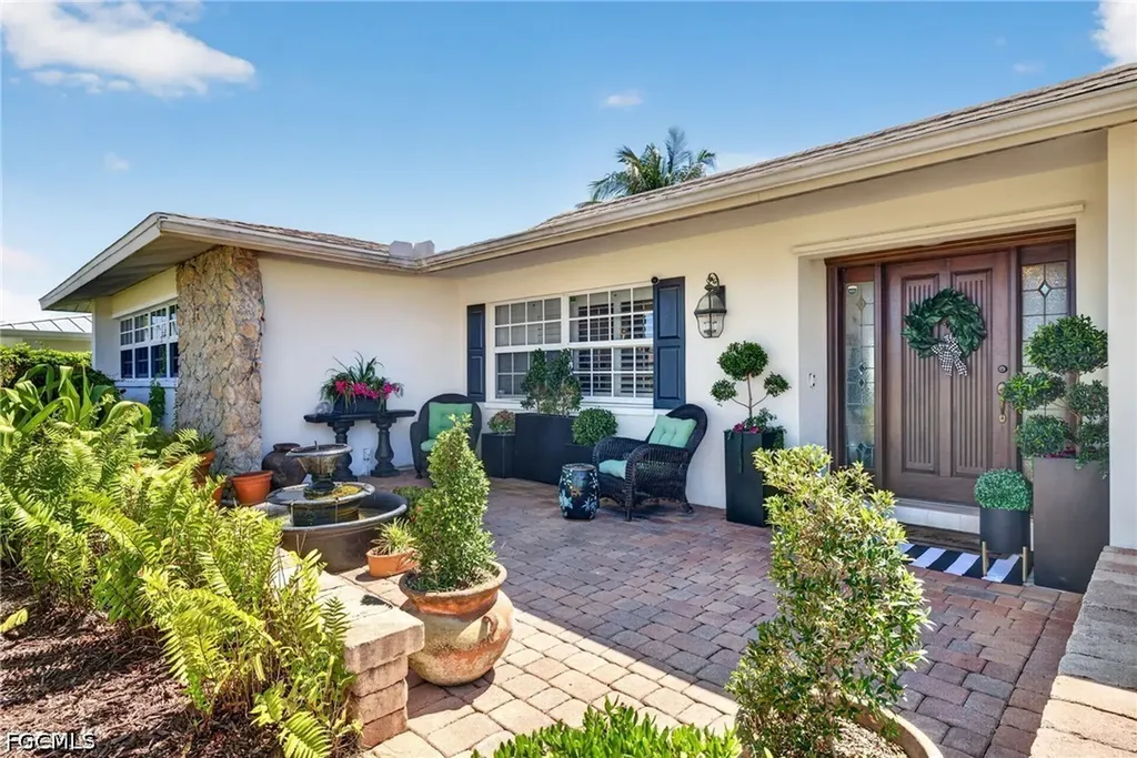 3810 SE 1st Place Cape Coral FL 33904