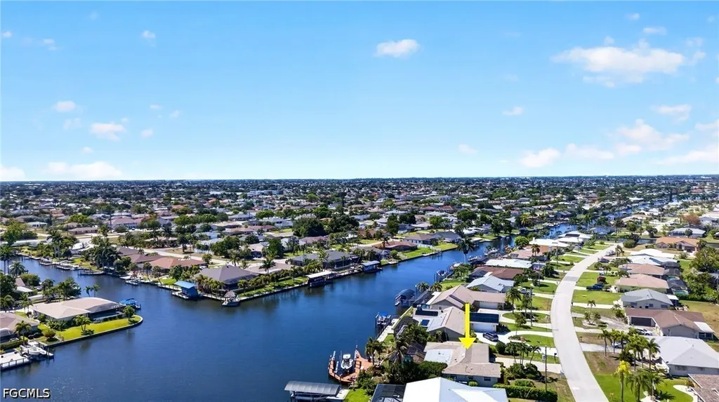 3810 SE 1st Place Cape Coral FL 33904