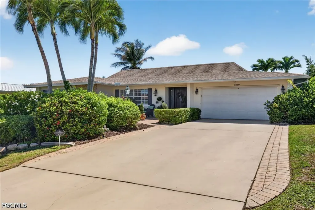 3810 SE 1st Place Cape Coral FL 33904
