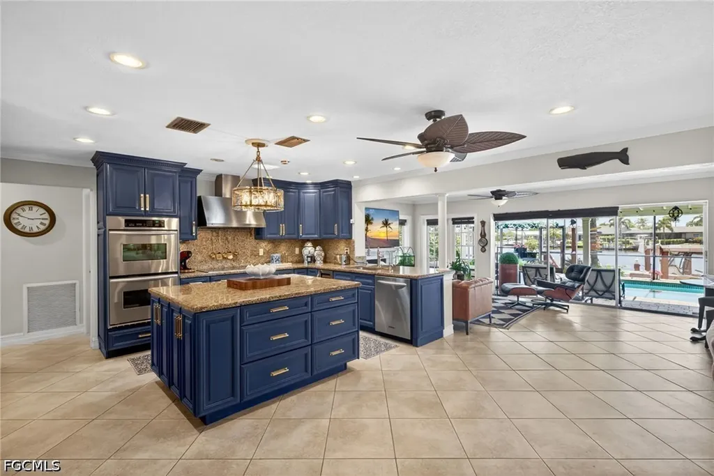 3810 SE 1st Place Cape Coral FL 33904