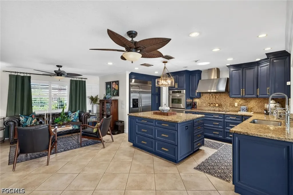 3810 SE 1st Place Cape Coral FL 33904