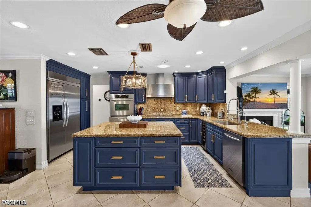 3810 SE 1st Place Cape Coral FL 33904
