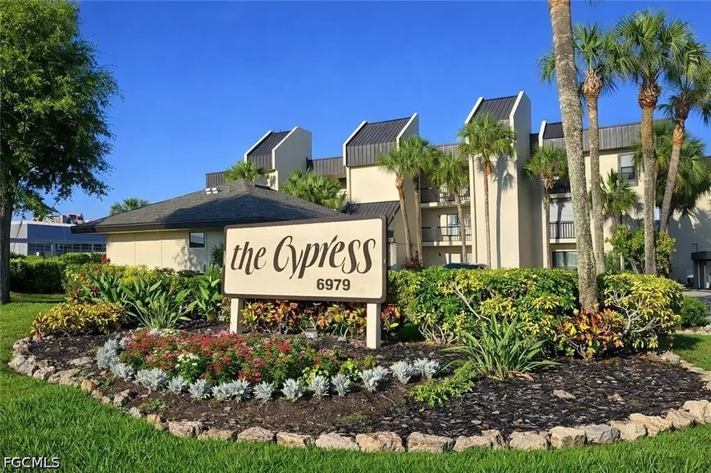 6979 Winkler Road Fort Myers FL 33919