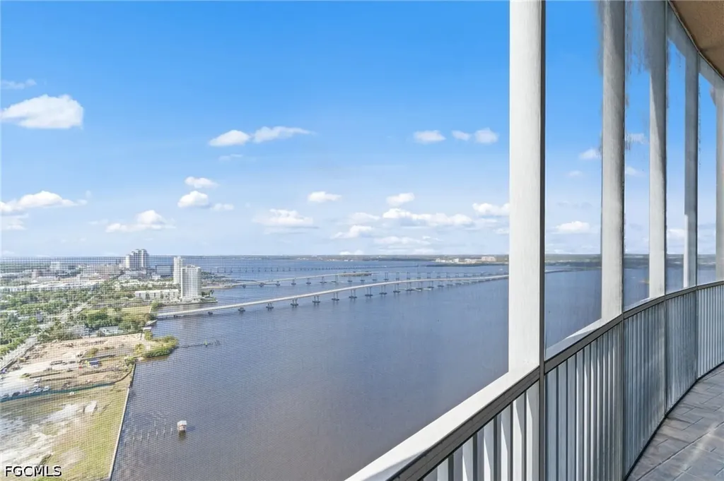 2743 1st Street Fort Myers FL 33916