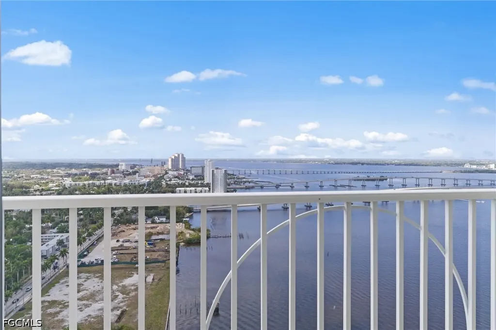 2743 1st Street Fort Myers FL 33916