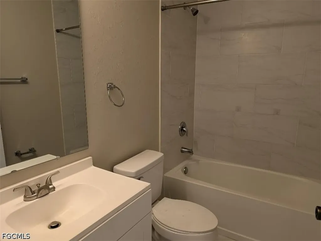 2805 SW 8th Place Cape Coral FL 33914