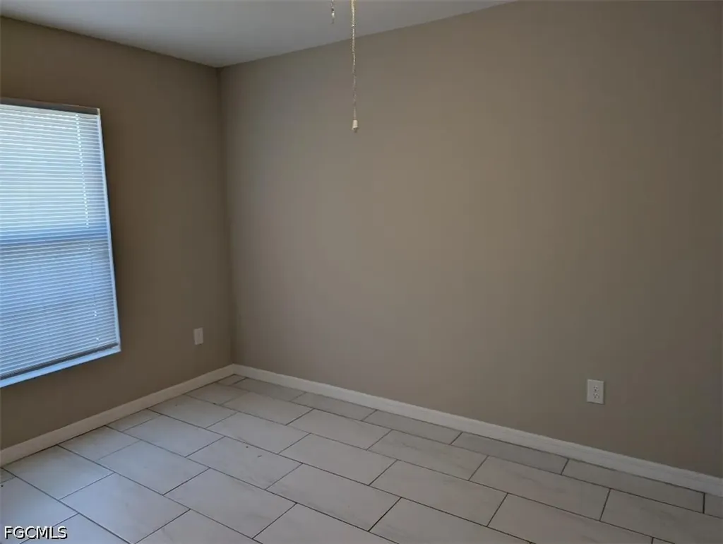 2805 SW 8th Place Cape Coral FL 33914