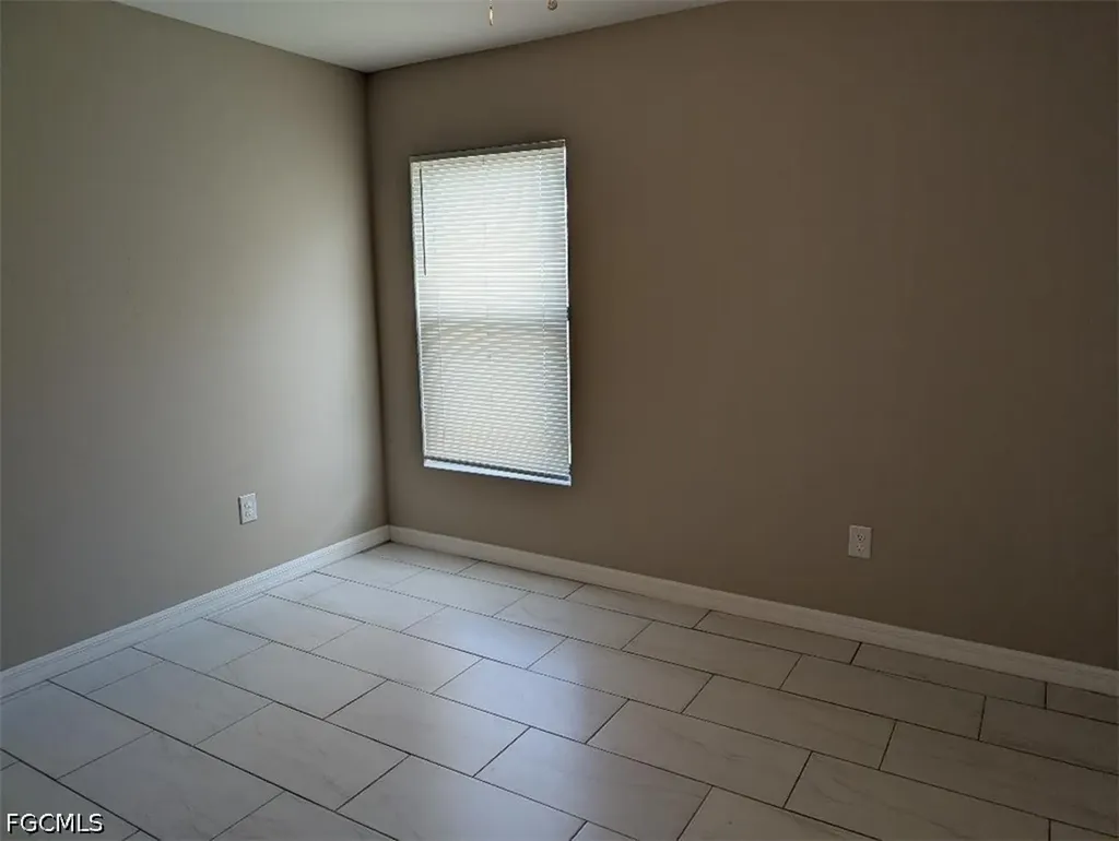 2805 SW 8th Place Cape Coral FL 33914