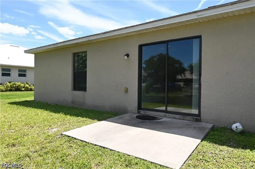 704 SE 6th Terrace Cape Coral FL 33990