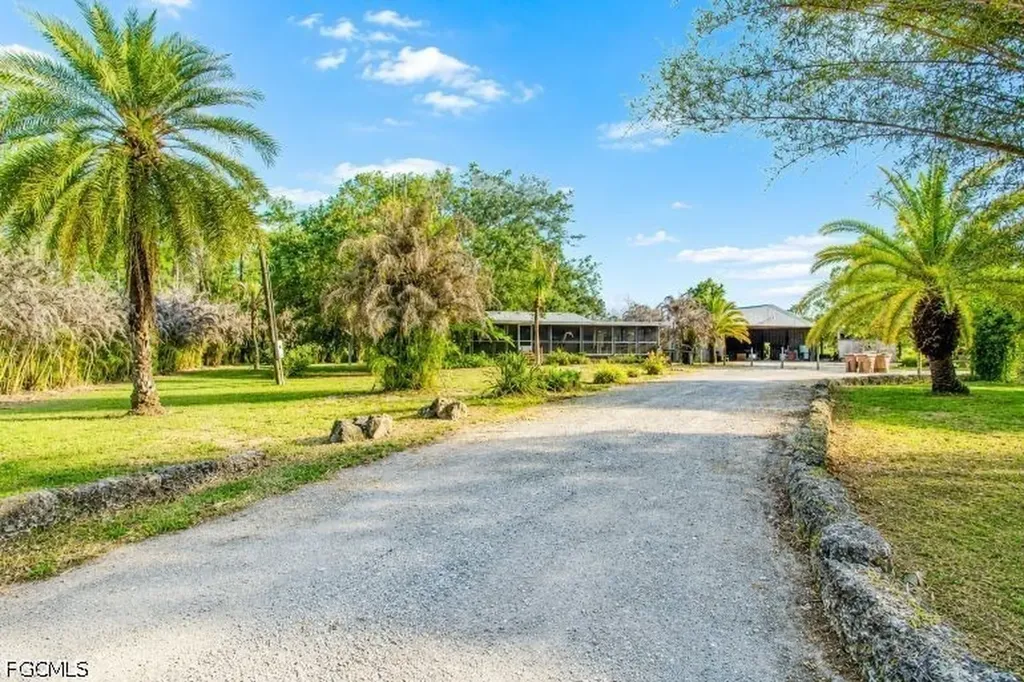 3880 Packinghouse Road Alva FL 33920
