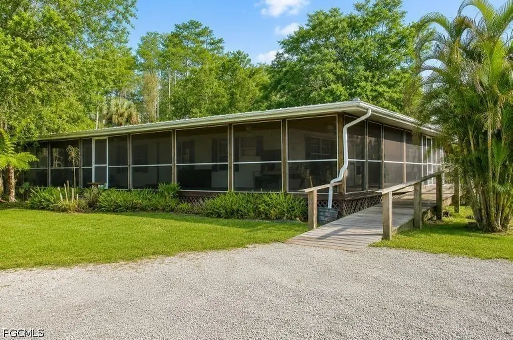 3880 Packinghouse Road Alva FL 33920