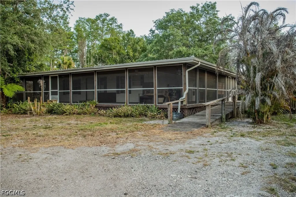 3880 Packinghouse Road Alva FL 33920