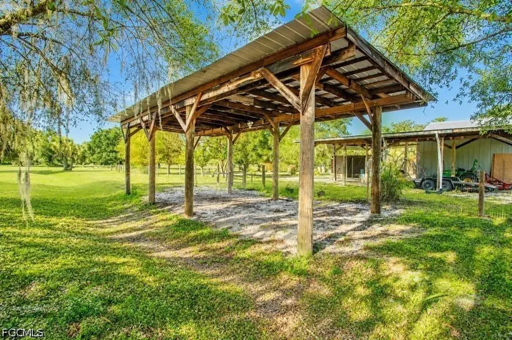 3880 Packinghouse Road Alva FL 33920