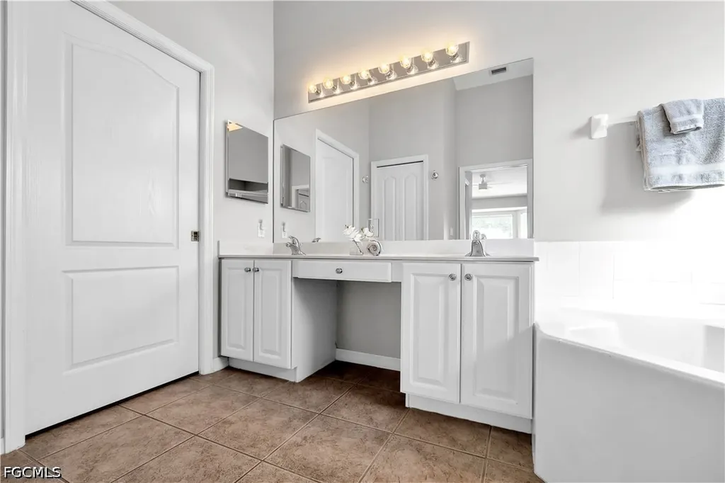 10391 Mcarthur Palm Lane Fort Myers FL 33966