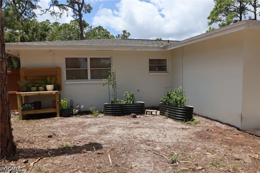 602 James Avenue Lehigh Acres FL 33936