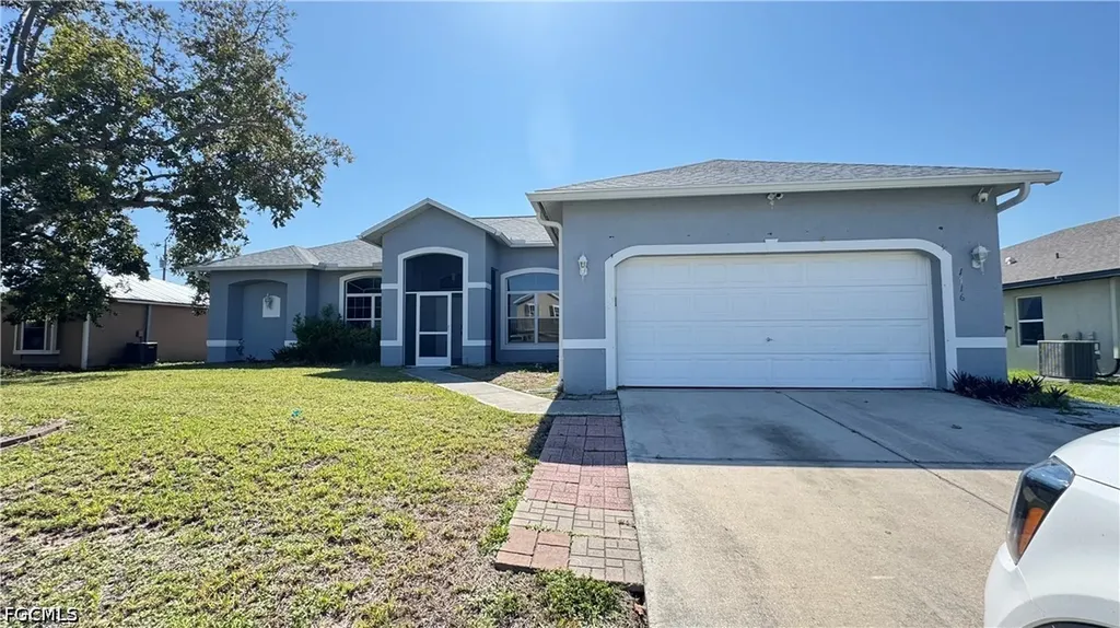 1716 SW 3rd Place Cape Coral FL 33991