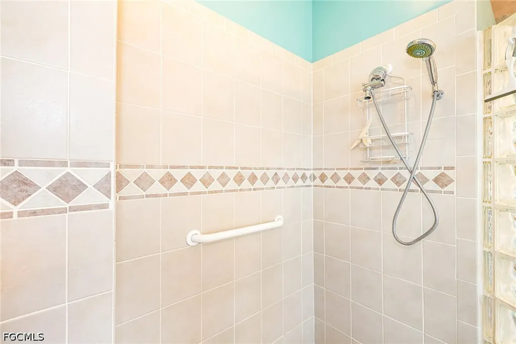 2510 SE 23rd Place Cape Coral FL 33904