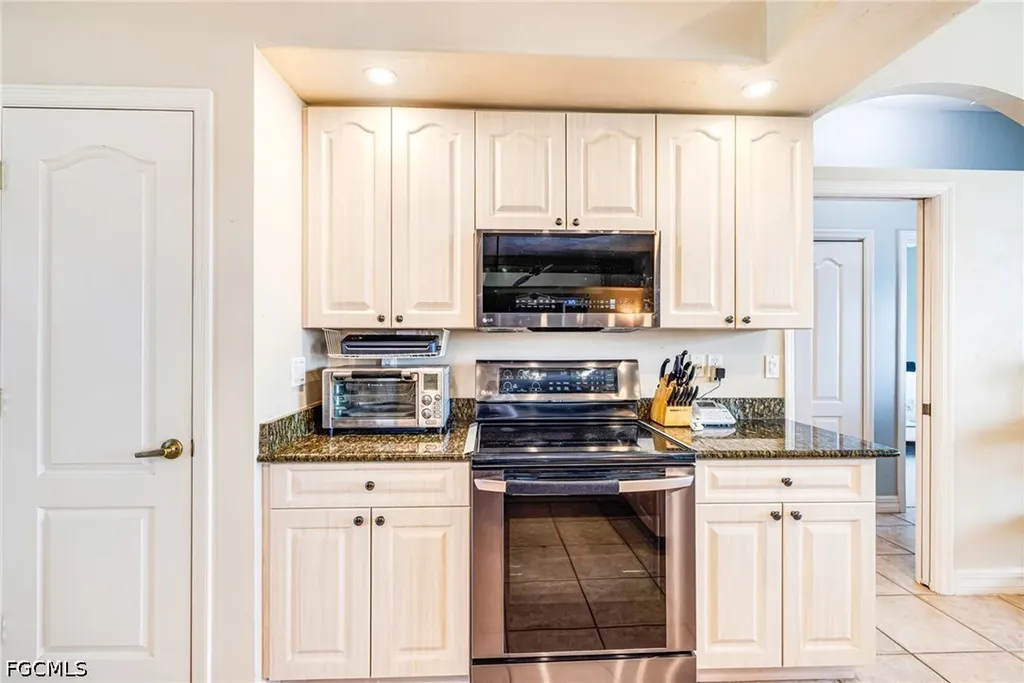 2510 SE 23rd Place Cape Coral FL 33904