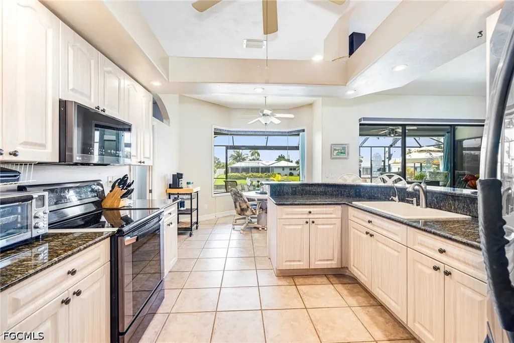 2510 SE 23rd Place Cape Coral FL 33904