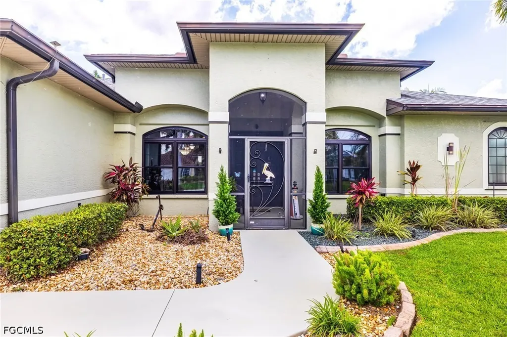 2510 SE 23rd Place Cape Coral FL 33904