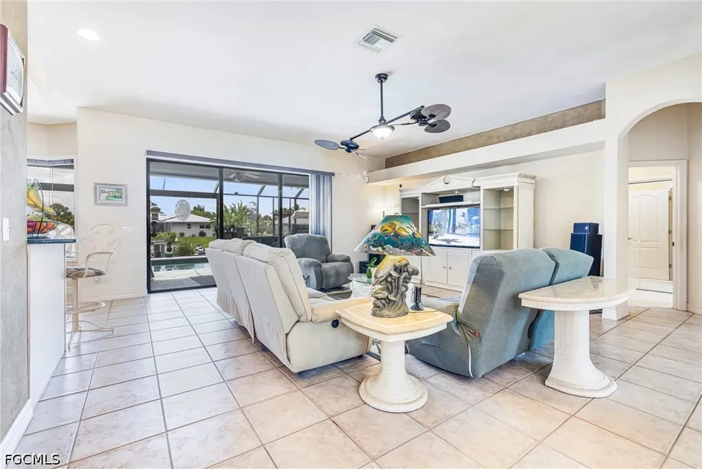 2510 SE 23rd Place Cape Coral FL 33904