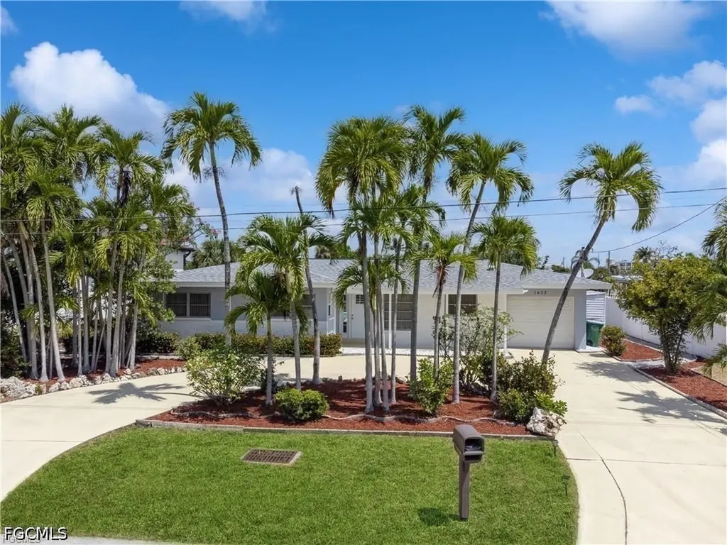 1453 Venetian Court Cape Coral FL 33904