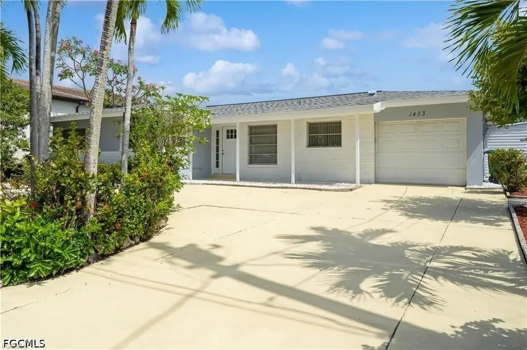 1453 Venetian Court Cape Coral FL 33904