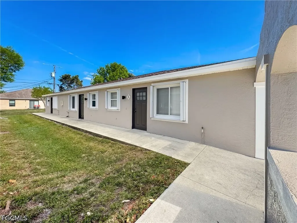 1321 SE 8th Avenue Cape Coral FL 33990