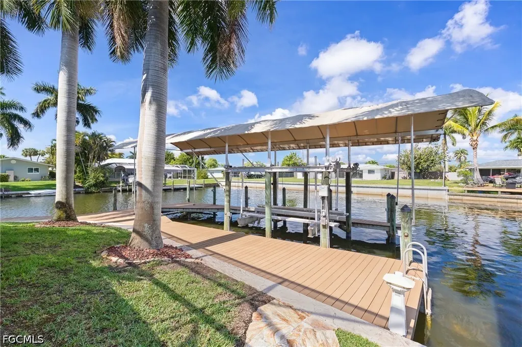 1412 Windsor Court Cape Coral FL 33904