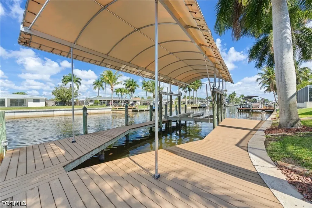 1412 Windsor Court Cape Coral FL 33904