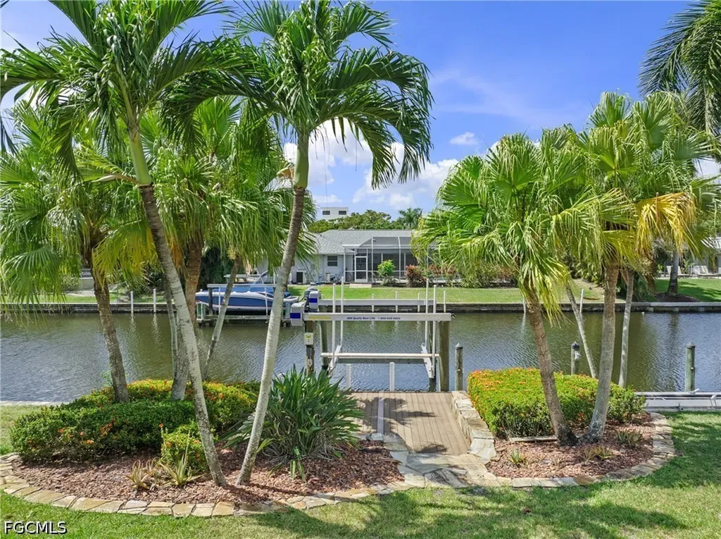1412 Windsor Court Cape Coral FL 33904