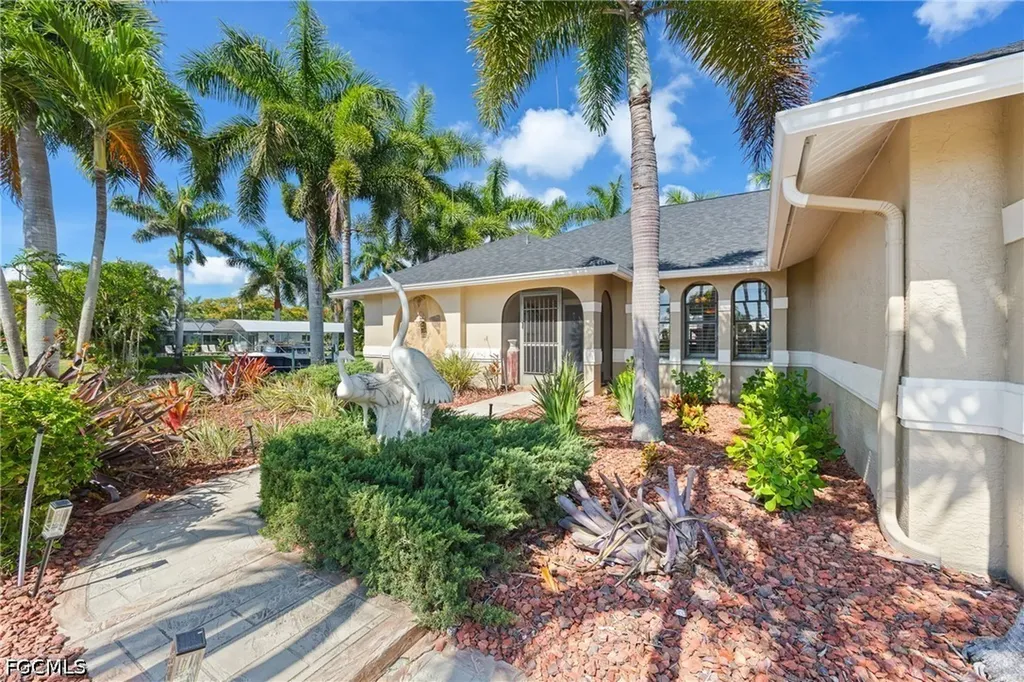 1412 Windsor Court Cape Coral FL 33904