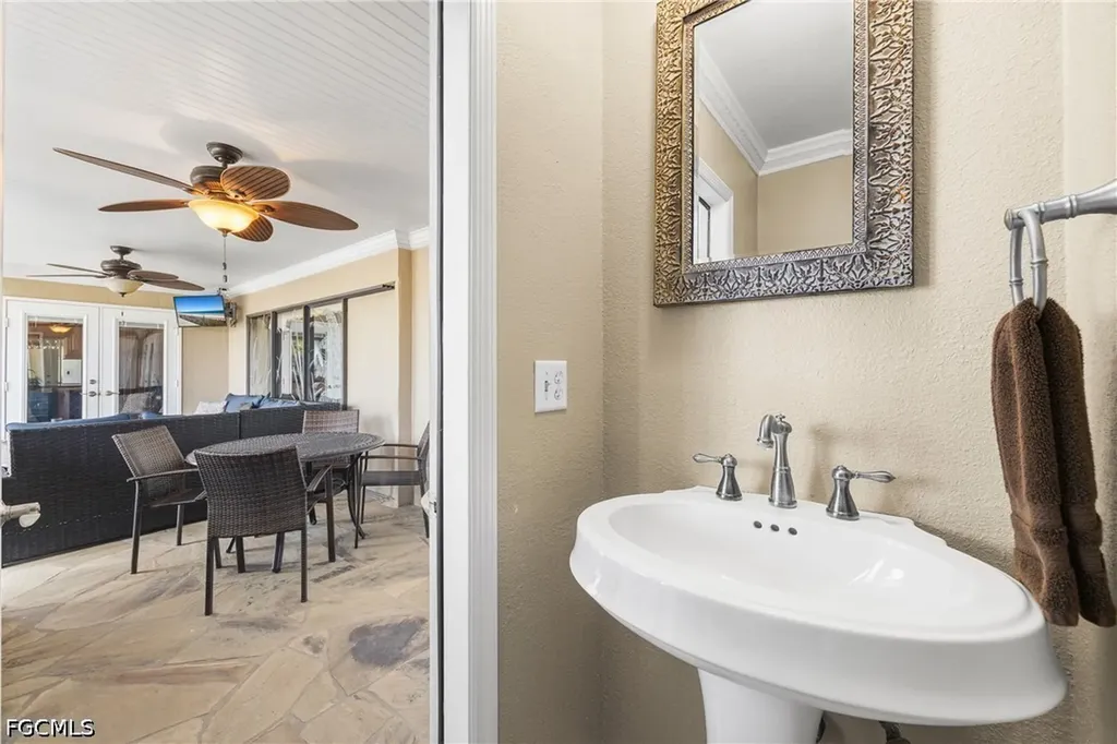 1412 Windsor Court Cape Coral FL 33904