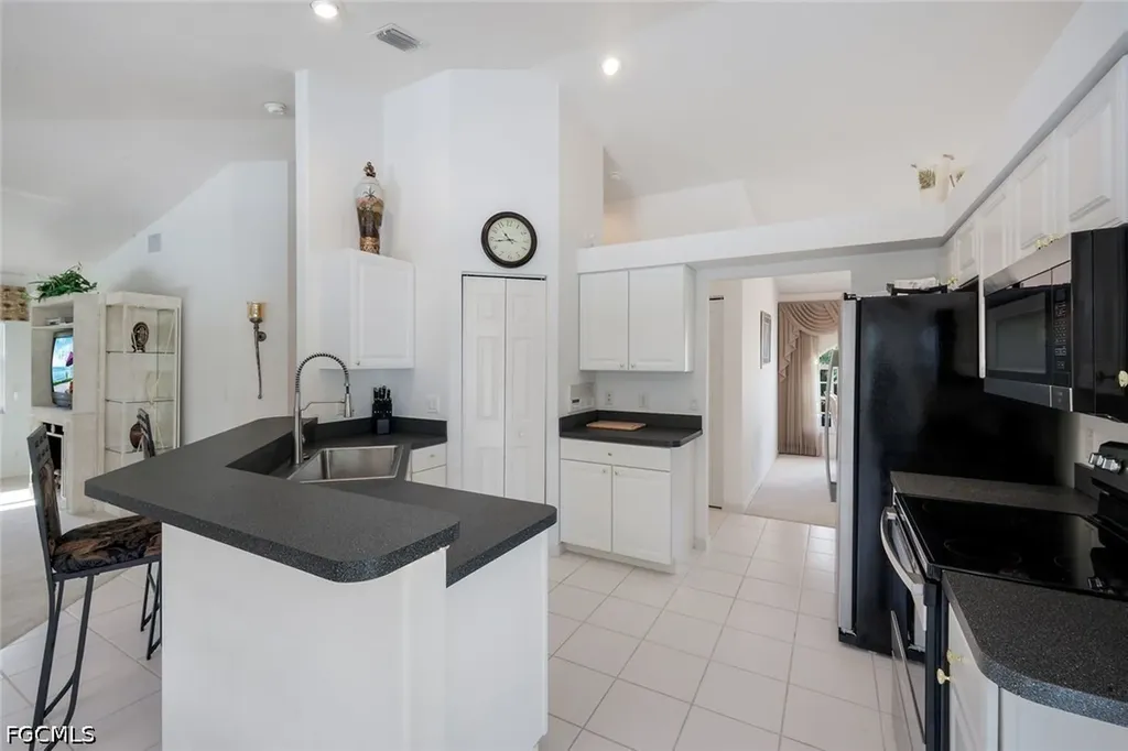 2725 SW 46th Terrace Cape Coral FL 33914