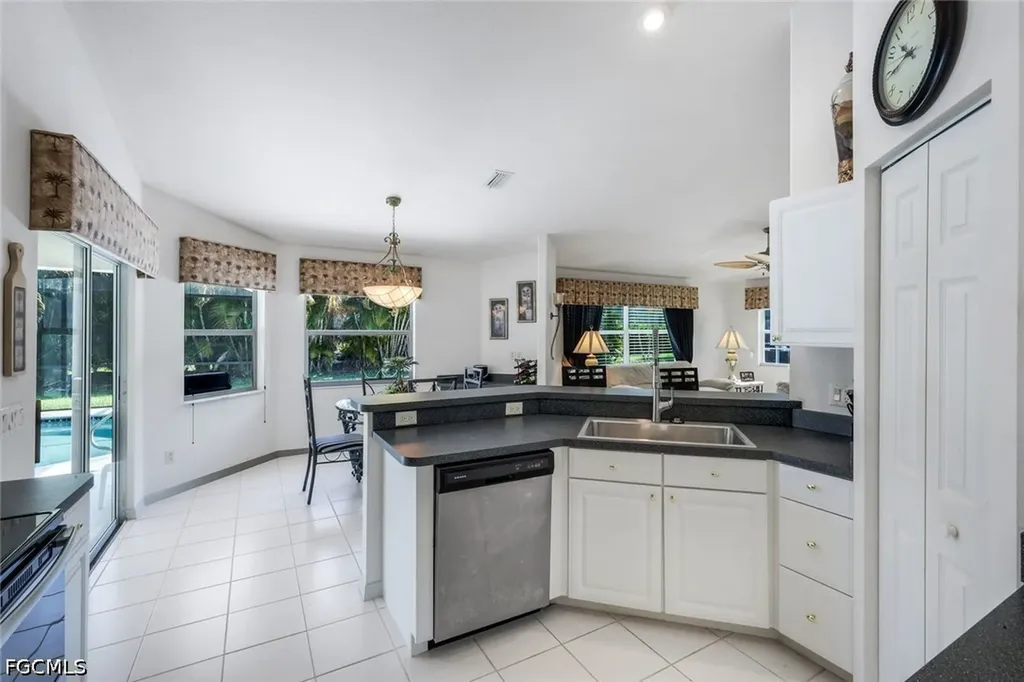 2725 SW 46th Terrace Cape Coral FL 33914