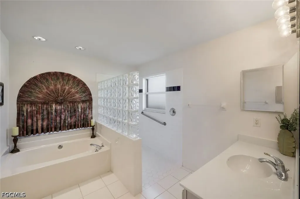 2725 SW 46th Terrace Cape Coral FL 33914