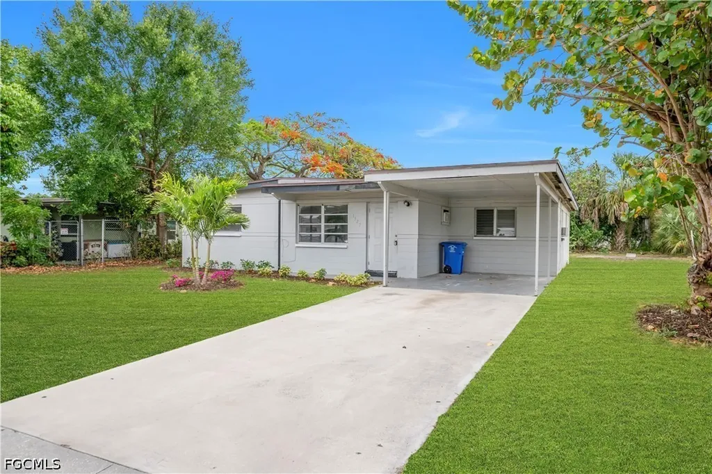 1527 Gardenia Avenue Fort Myers FL 33916