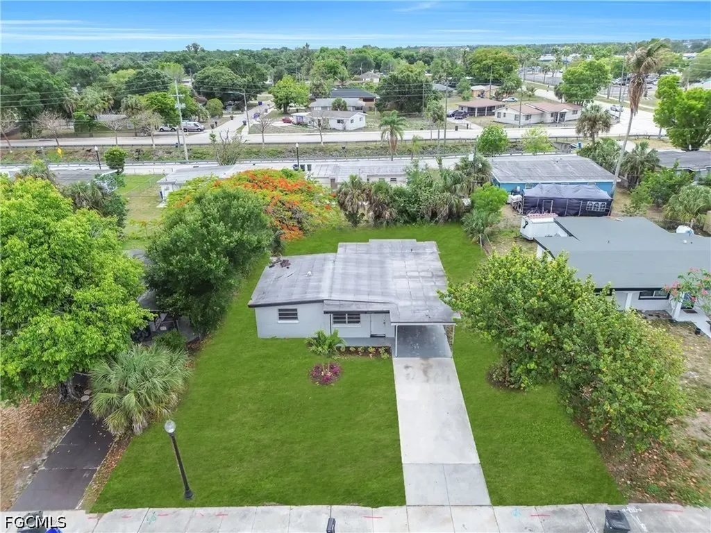 1527 Gardenia Avenue Fort Myers FL 33916